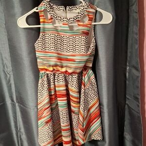 Chor Black and White Sundress with Halter Neckline and Sleeveless Design